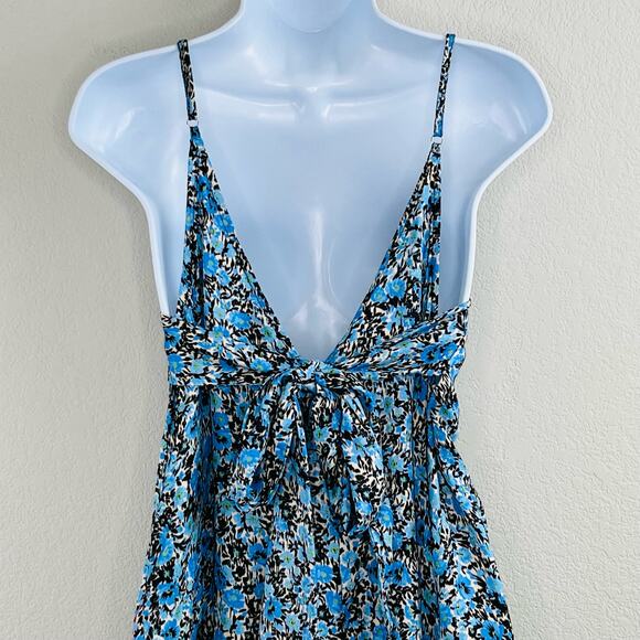 TopShop Blue Black Floral Sleeveless Tie Back V-Neck Shorts Romper 4/Small NWT - Picture 9 of 13